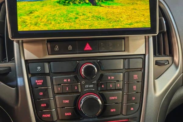 Instalacja kamery cofania – warsztat TELE-RADIOman Kraków