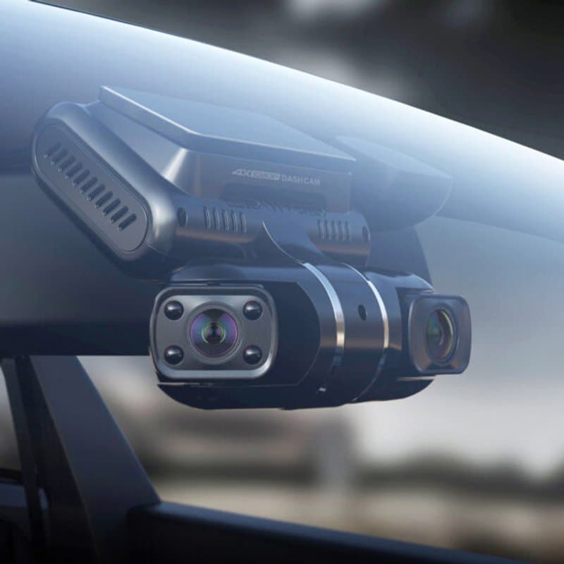 Kamera Mikavi PQ7 4CH zamontowana na przedniej szybie widok z dołu