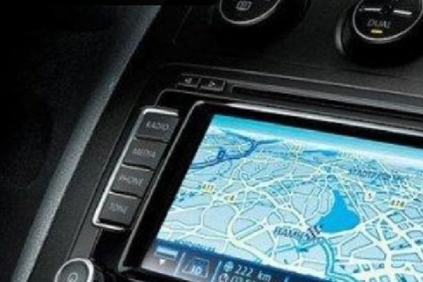 Montaż nawigacji i stacji multimedialnej – ALAR Białystok